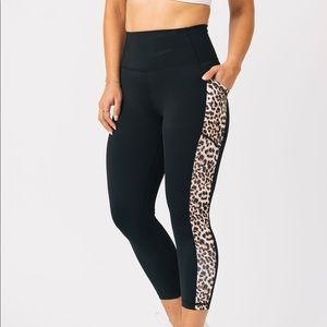 ZIYA active Leopard Pocket Brilliant Hi-Rise Capri